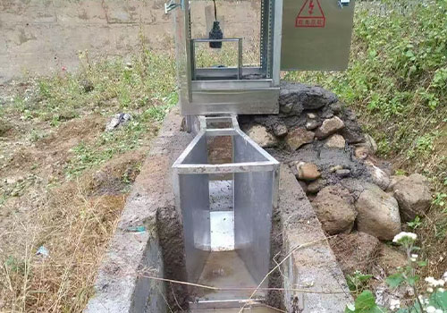 外貼式超聲波液位開關(guān) 外貼式超聲波液位開關(guān)